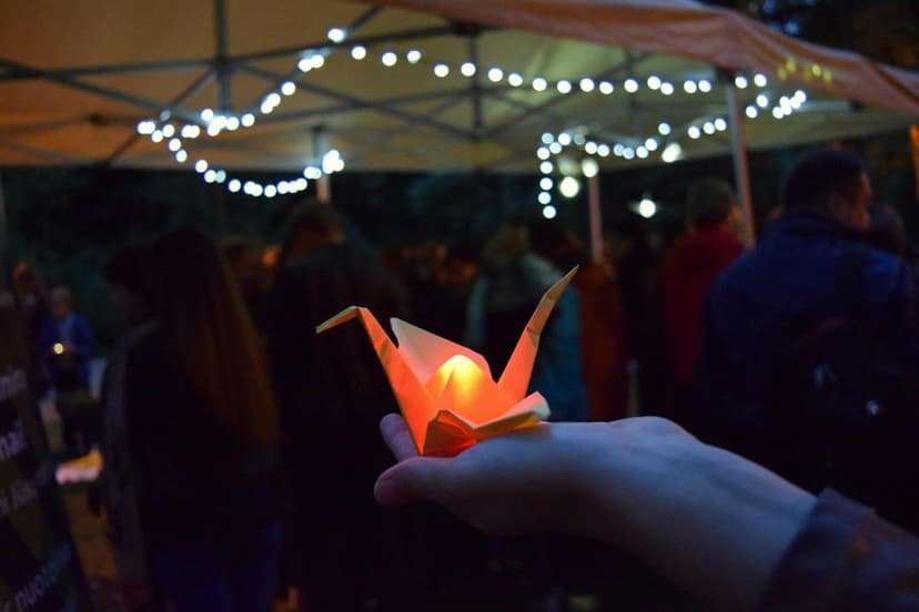 Šviečiančios girliandos kūrimo ir gaminimo dirbtuvės