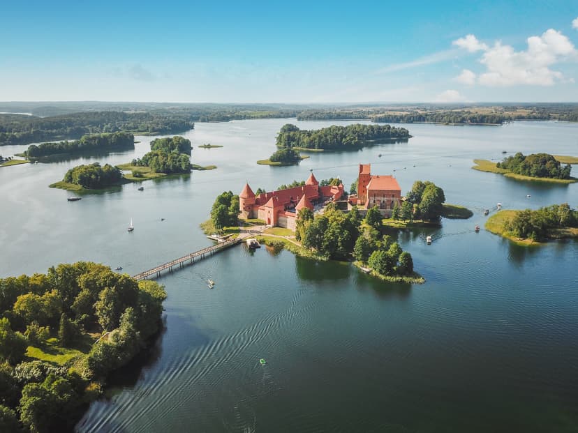 Pasiplaukiojimas vandens dviračiu Galvės ežere keturiem
