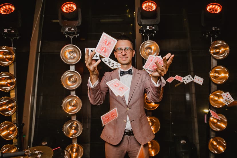 Magijos šou ir vakarienė „Magic Dinner“ 2 asm. Vilniuje