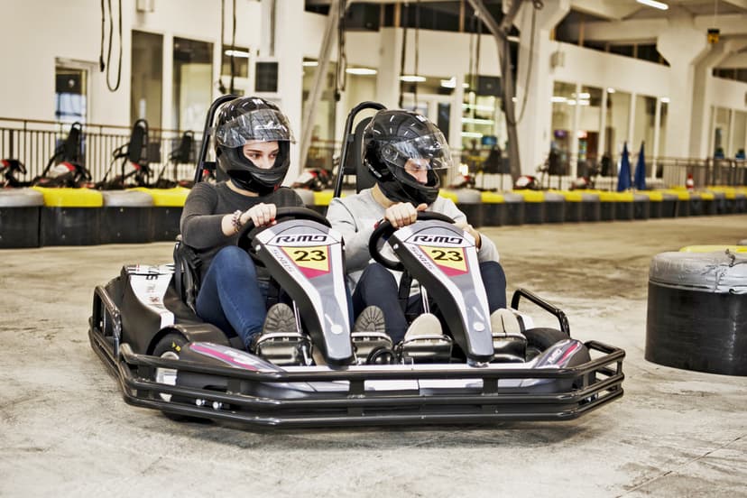 Išbandyk dvivietį kartingą „Kartlande“ (10 min.)