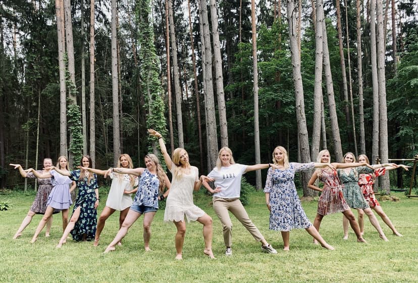 Mergvakario šokių pamoka