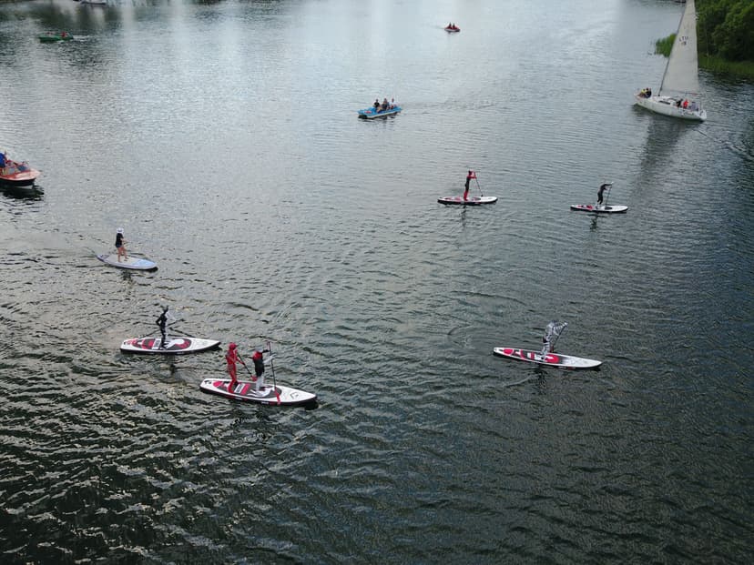 2 val. plaukimas irklente Lampėdžio ežere Kaune keturiems