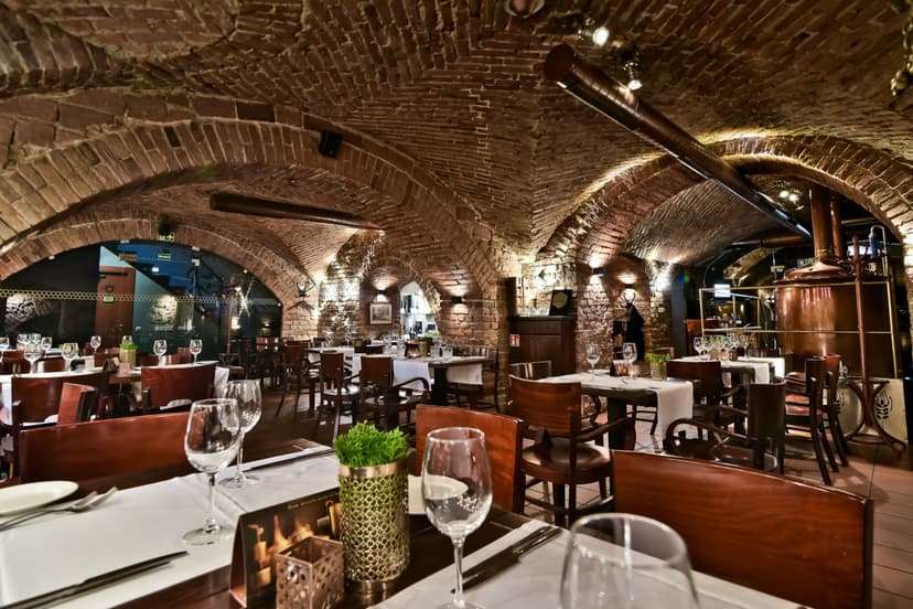 Ekskursija po alaus daryklą ir vakarienė restorane „Avilys“ 2 asm.