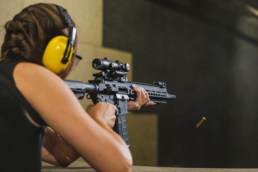 Šaudymas 3 pasirinktais koviniais ginklais