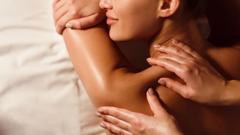 Stiprių rankų masažas