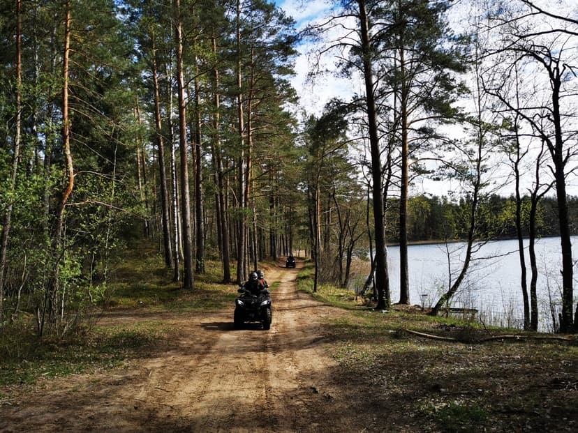 Draugų mini žygis keturračiais