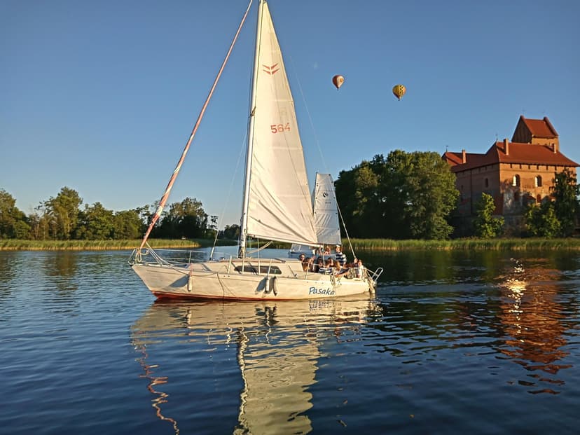 Pasiplaukiojimas Trakuose su kapitonu Artūru iki 8 asm.