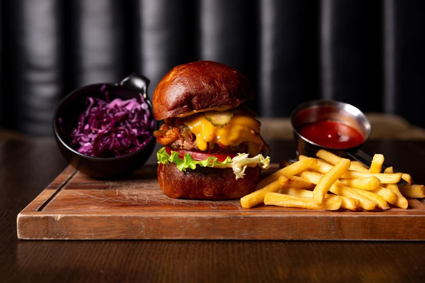 „MeatUp“ grilio namų mėsainiai dviem + pulas