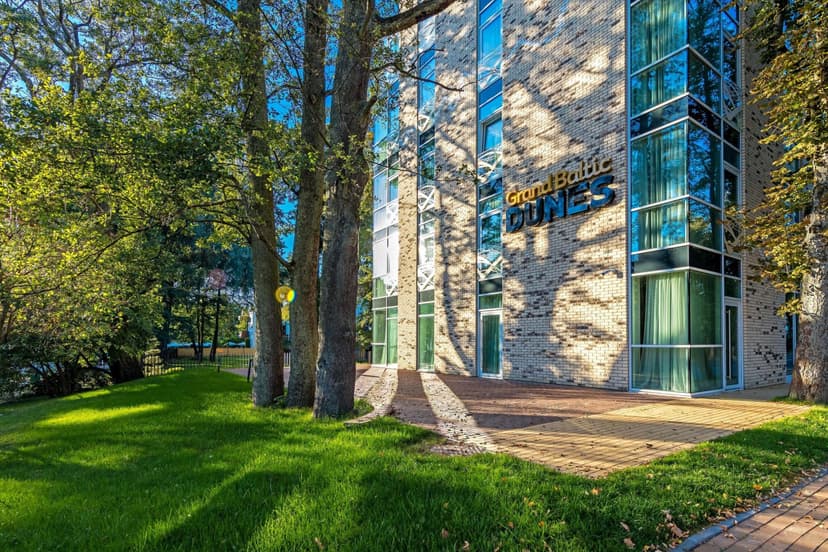 Naktis DVIEM viešbutyje „Grand Baltic Dunes“ su pusryčiais ir SPA