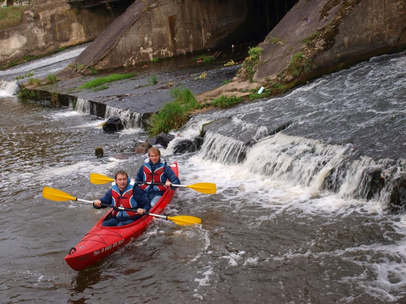 Ekstremalus plaukimas baidarėmis Vilnele