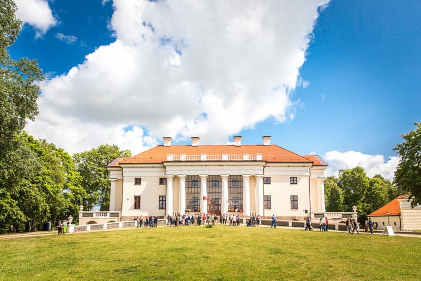 Savaitgalio poilsis ir dvariškos pramogos Pakruojo dvare DVIEM