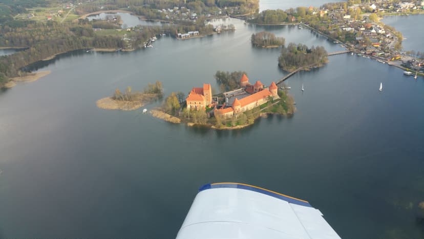 Apžvalginis mokomasis skrydis Kaunas - Trakai - Kaunas