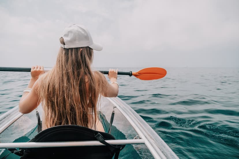 Plaukimas skaidria baidare Galvės ežere