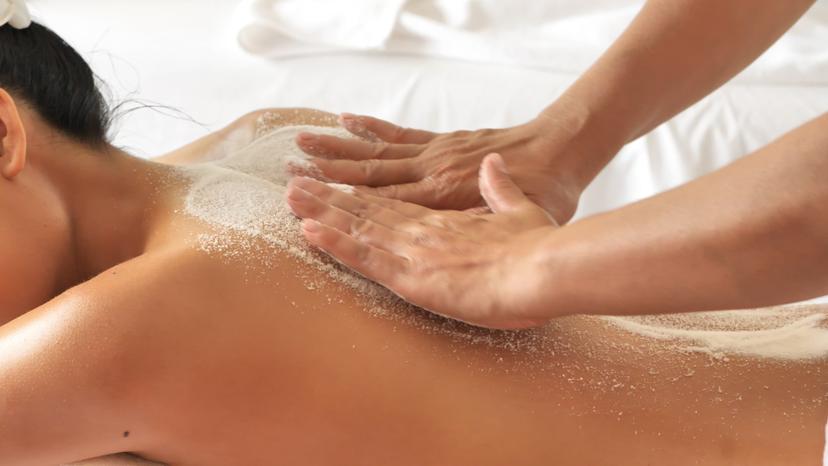 Viso kūno šveitimas + drėkinanti kūno kaukė „Cult of Beauty“