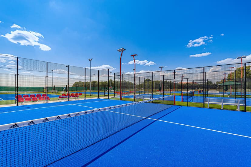 Teniso ir padelio kortai be inventoriaus + DOVANA