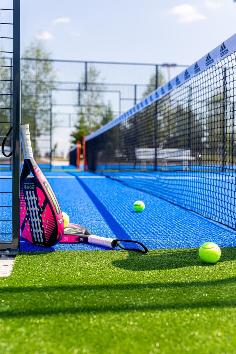 Teniso ir padelio kortai su inventoriumi savaitgaliais + DOVANA