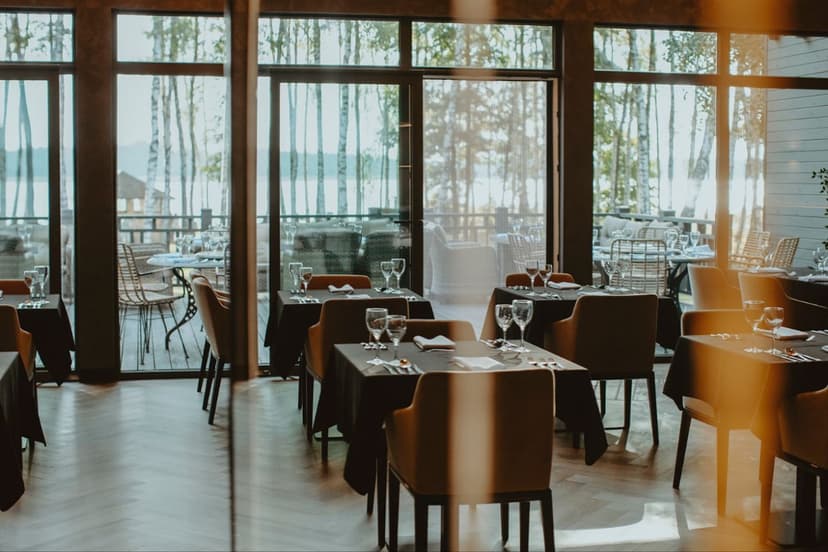 Vakarienė poilsio komplekse „Molėtai resort“