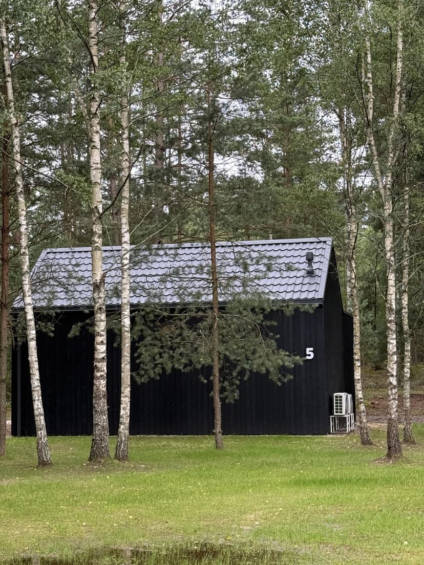 Nakties poilsis „Miško kortai“ namelyje su miegamuoju palėpėje 4 asm.